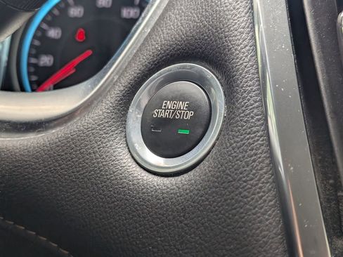 Used 2018 Chevrolet Traverse LT FWD image 33