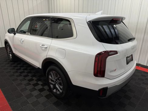 Used 2024 Kia Telluride LX FWD image 2