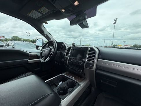 Used 2017 Ford F250 Lariat w/ Lariat Ultimate Package AWD/4WD image 21