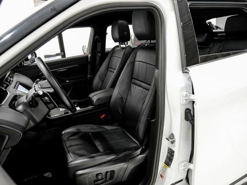 Used 2023 Land Rover Range Rover Evoque R-Dynamic S image 25