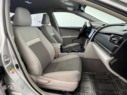 Used 2013 Toyota Camry XLE FWD image 12