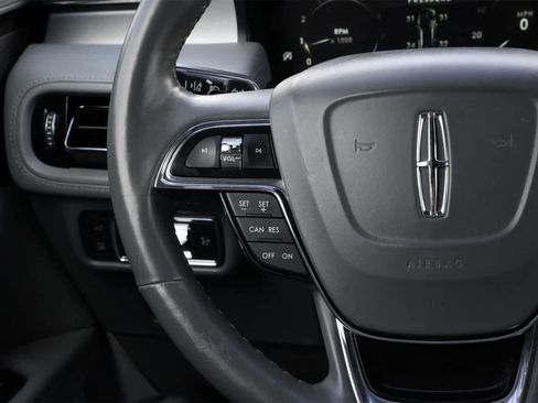 Used 2022 Lincoln Nautilus Reserve w/ Luxury Package image 10