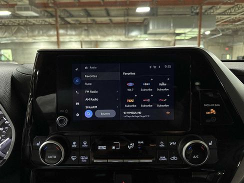 Certified 2024 Toyota Highlander XLE AWD/4WD image 21