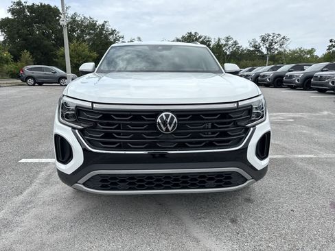 Certified 2024 Volkswagen Atlas Cross Sport SE FWD image 17