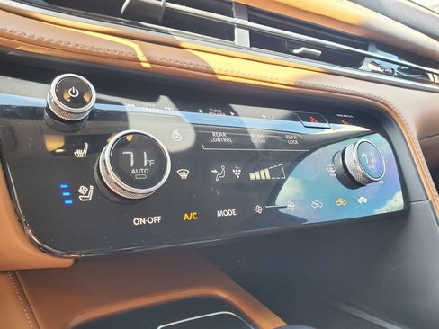 Used 2024 INFINITI QX60 Sensory w/ Vision Package AWD/4WD image 23