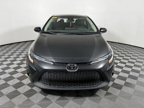 Used 2025 Toyota Corolla LE FWD image 2