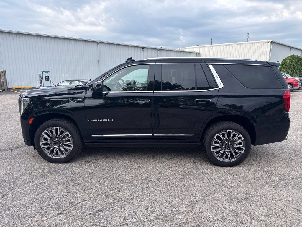 Used 2023 GMC Yukon Denali Ultimate AWD/4WD image 6