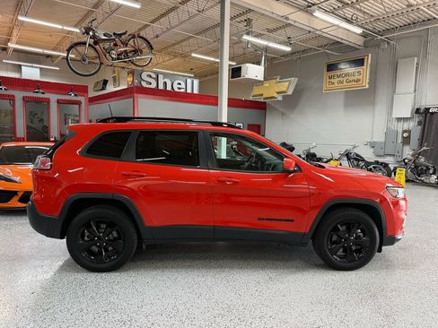Used 2021 Jeep Cherokee Latitude Lux w/ Sun & Sound Group AWD/4WD image 6