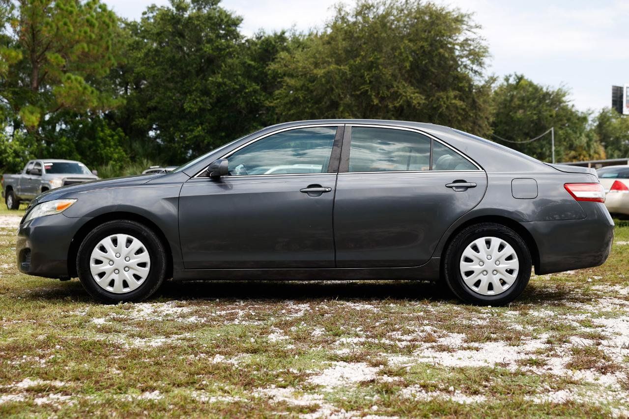 Used 2011 Toyota Camry LE FWD image 3