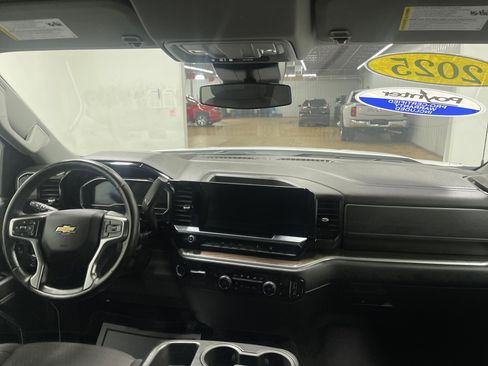 Used 2025 Chevrolet Silverado 1500 LT image 22