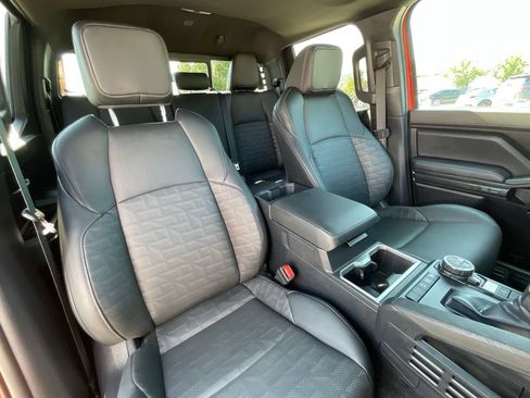 Certified 2024 Toyota Tacoma TRD Off-Road w/ TRD Off Road Premium Package AWD/4WD image 19