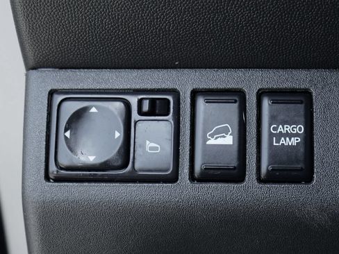 Used 2018 Nissan Frontier PRO-4X w/ Pro-4x Luxury Package AWD/4WD image 19