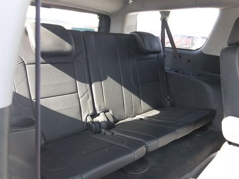 Used 2016 GMC Yukon XL SLT w/ Open Road Package AWD/4WD image 35
