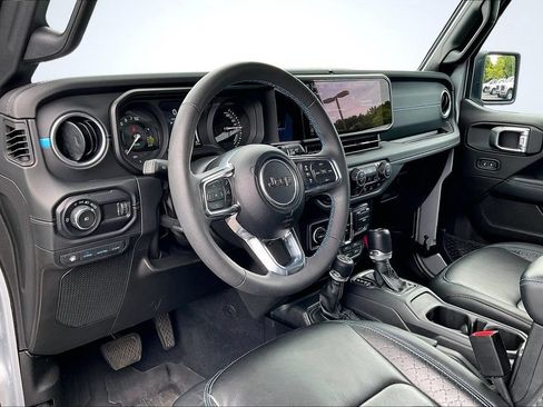 Used 2024 Jeep Wrangler High Altitude AWD/4WD image 18