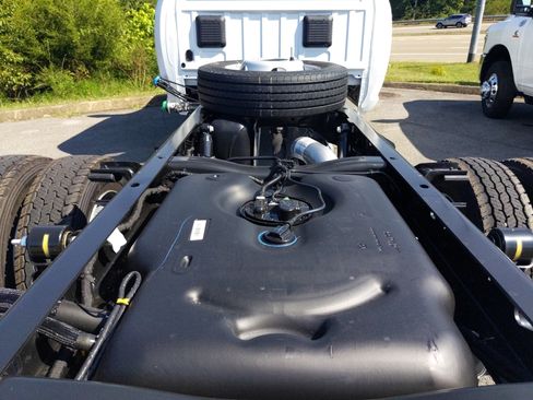 New 2026 RAM 5500 Tradesman w/ Chrome Appearance Group image 17