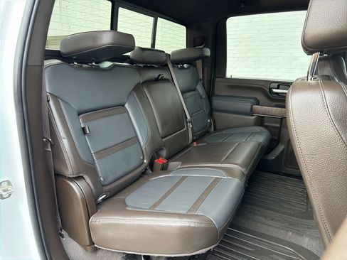 Used 2022 GMC Sierra 2500 Denali w/ Denali Ultimate Package image 12