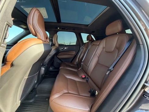 Used 2022 Volvo XC60 B5 Inscription w/ Advanced Package image 13
