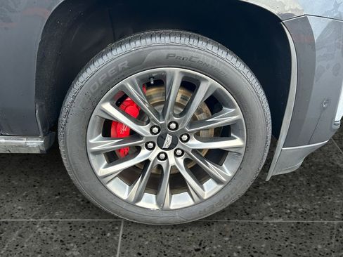 Used 2020 Cadillac Escalade Platinum image 9