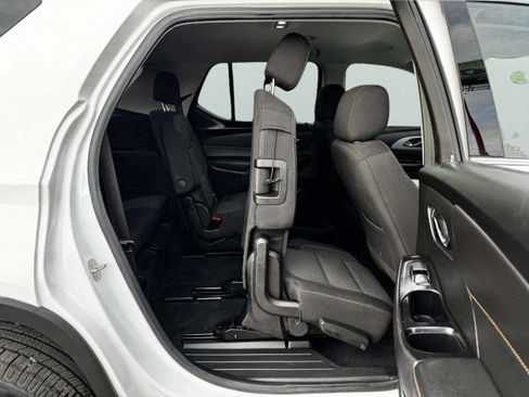 Used 2020 Chevrolet Traverse LT image 51