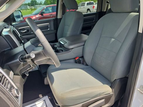 Used 2020 RAM 1500 Classic SLT AWD/4WD image 19