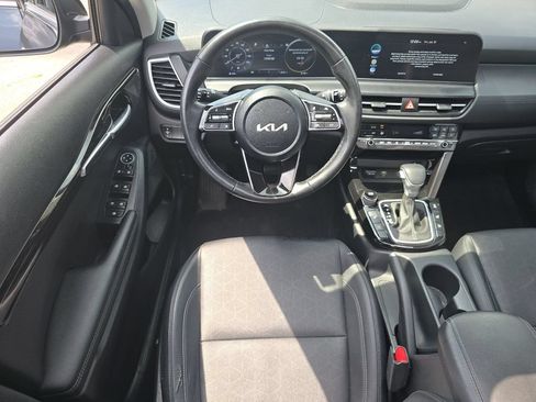 Used 2024 Kia Seltos EX AWD/4WD image 26