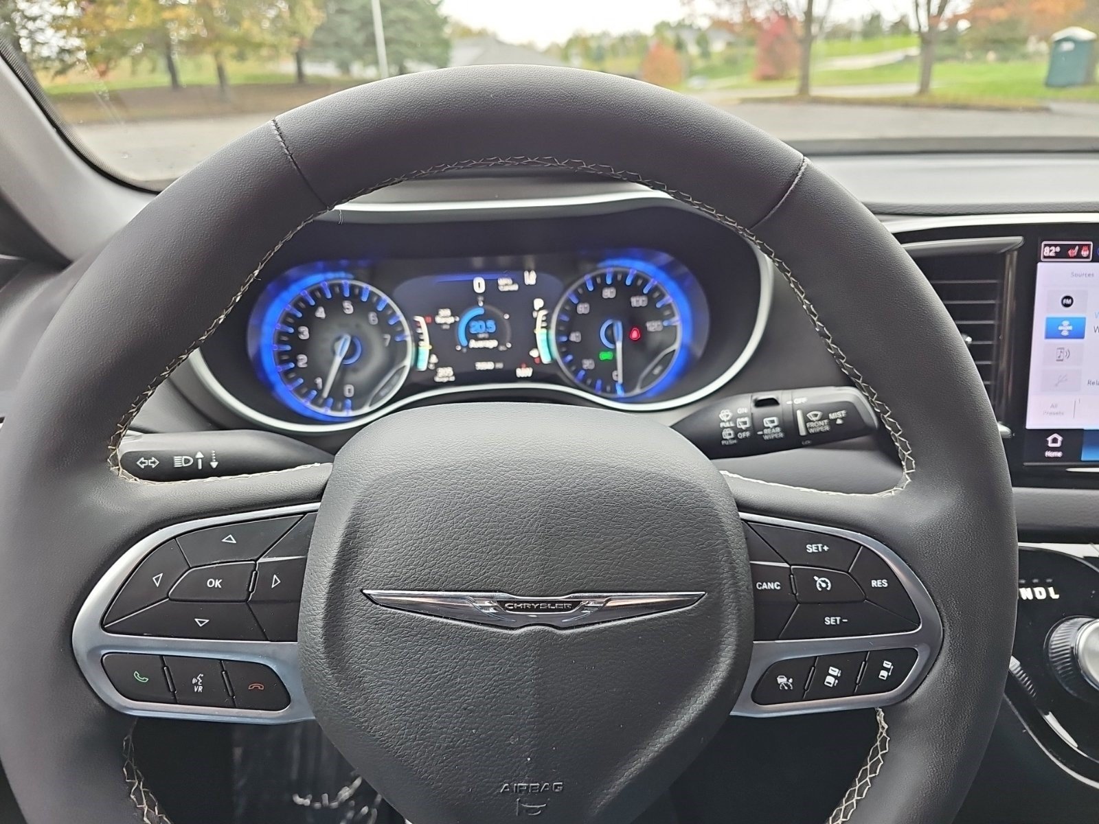 Used 2025 Chrysler Pacifica Select FWD image 23