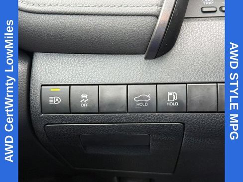 Used 2024 Toyota Camry SE AWD/4WD image 29