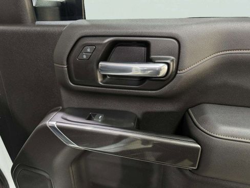 Used 2022 GMC Sierra 2500 AT4 image 47