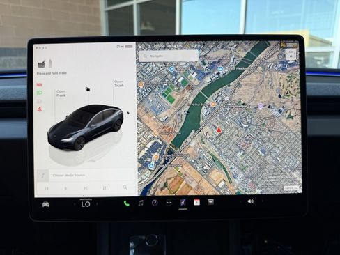 Used 2025 Tesla Model 3 Long Range RWD image 27
