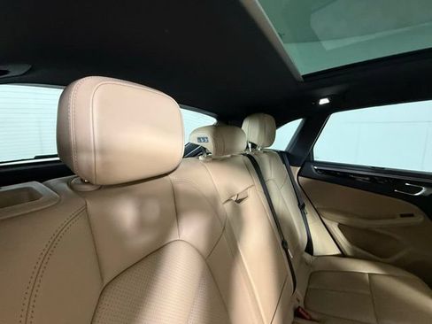 Used 2024 Porsche Macan AWD/4WD image 26