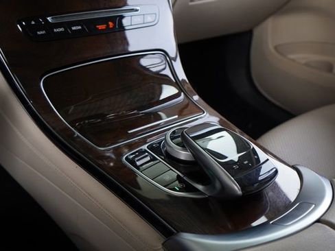 Used 2017 Mercedes-Benz GLC 300 image 19