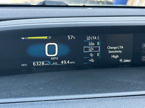 Used 2022 Toyota Prius LE image 18