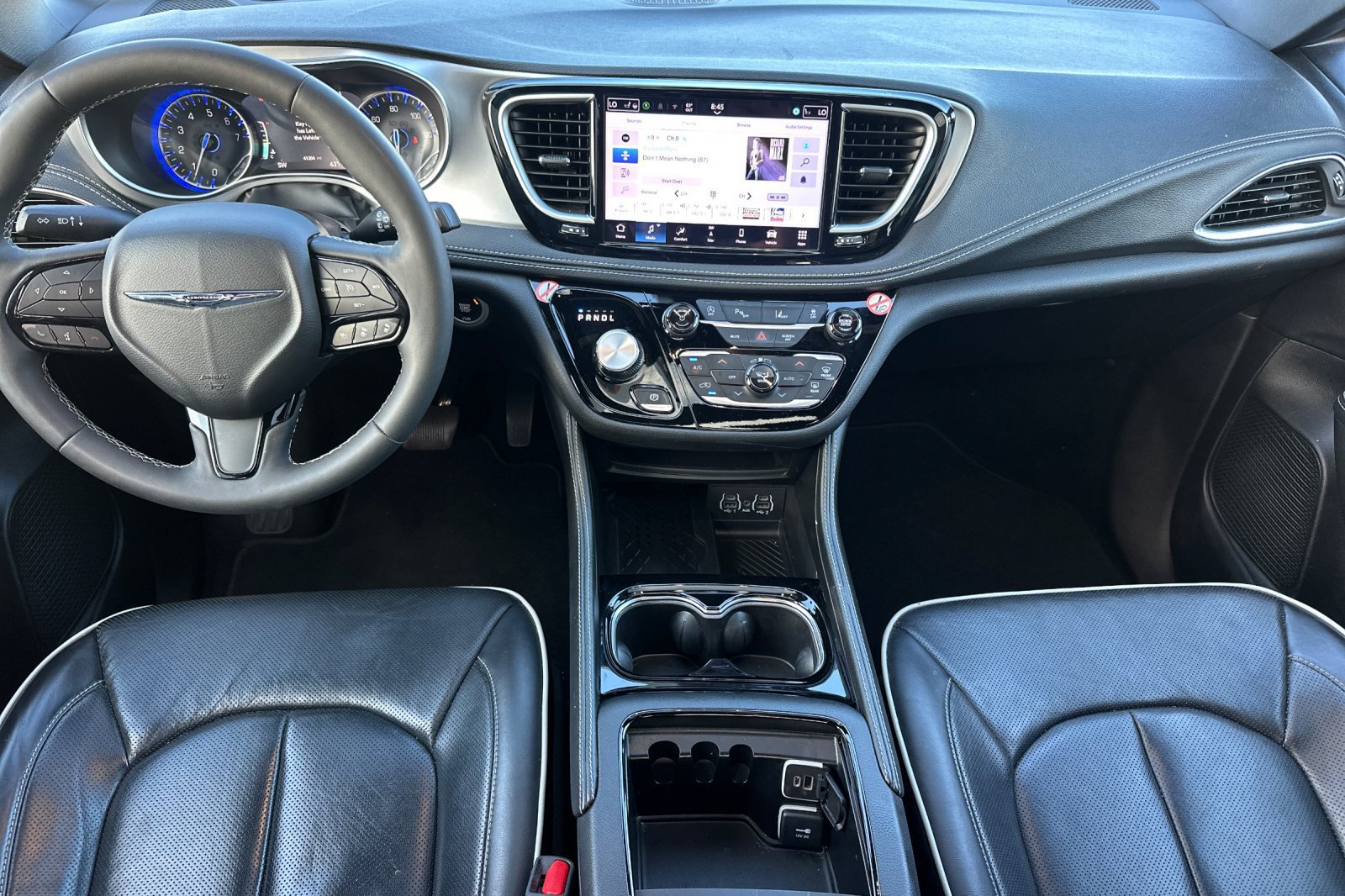 Used 2025 Chrysler Pacifica Limited FWD image 15