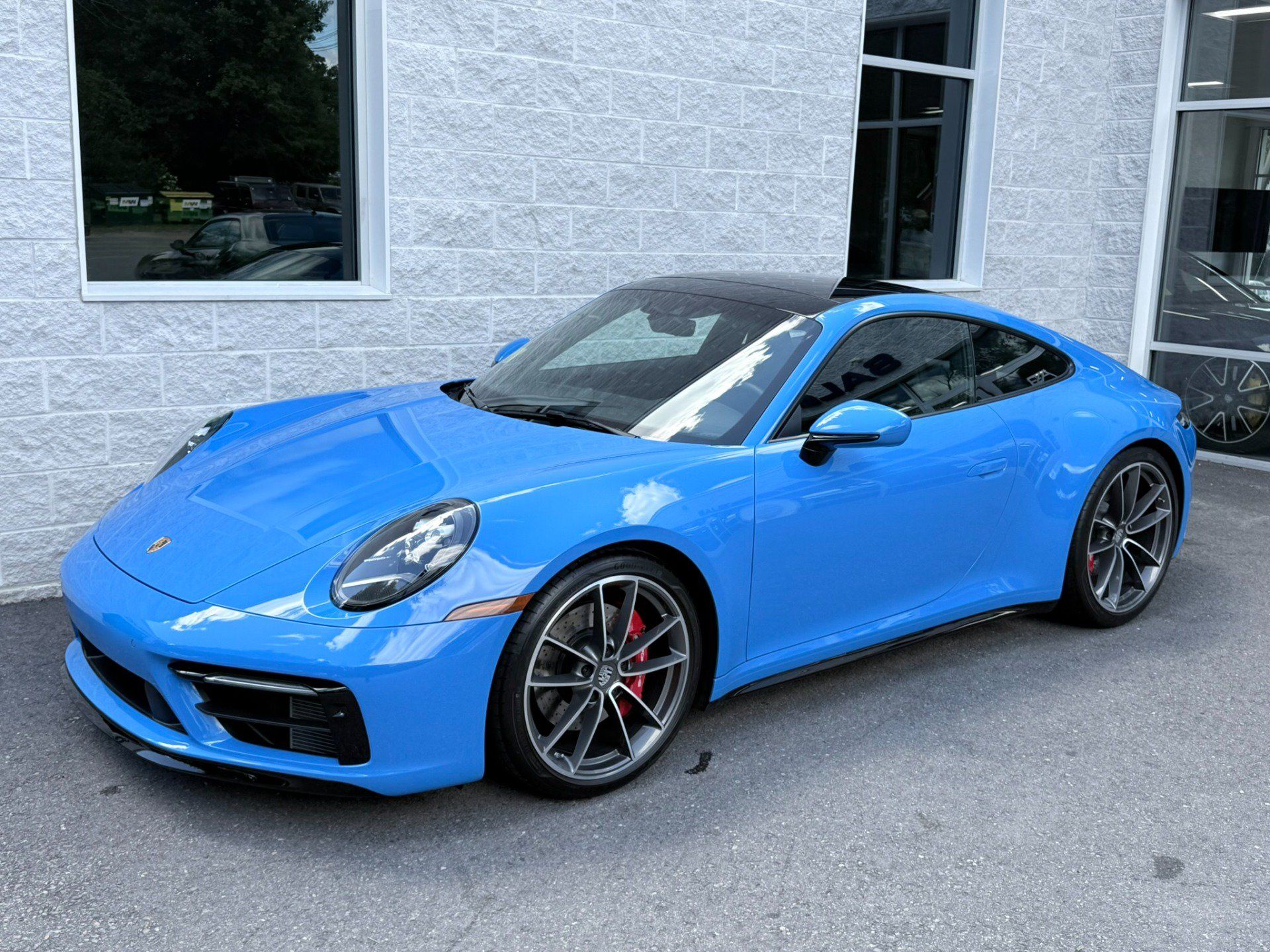 Used 2024 Porsche 911 Carrera S RWD image 2