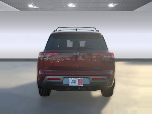 New 2026 Nissan Pathfinder Platinum image 10