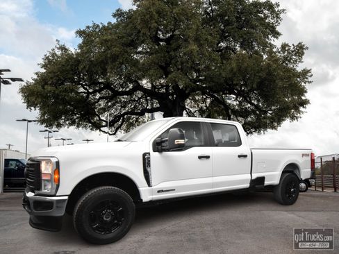 Used 2023 Ford F350 XL image 1