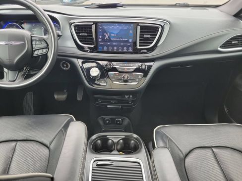 Used 2020 Chrysler Pacifica Limited w/ Advanced Safetytec Group FWD image 14