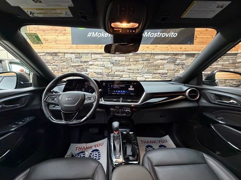 Used 2024 Chevrolet Trax RS w/ Sunroof Package image 16