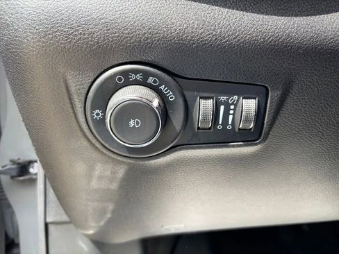 Used 2022 Jeep Compass Limited AWD/4WD image 13