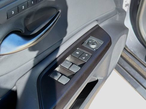 Used 2019 Lexus ES 300h w/ Premium Package image 20