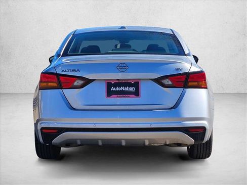 Used 2024 Nissan Altima 2.5 SV image 7
