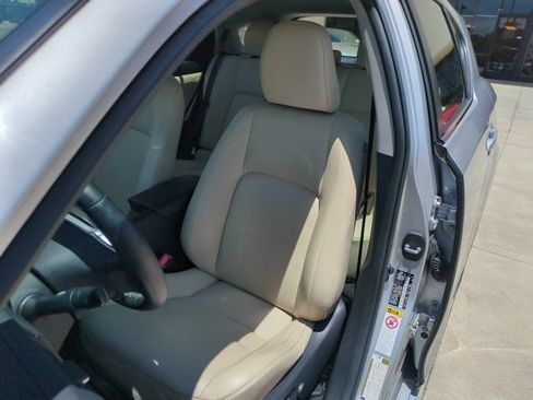 Used 2011 Lexus CT 200h Premium FWD image 11