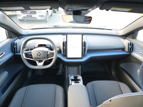 New 2026 Volvo EX30 Ultra w/ Protection Package Premier image 5