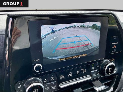 Used 2025 Toyota Highlander XSE AWD/4WD image 29