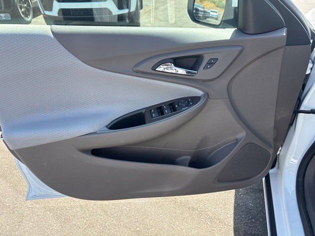 Used 2025 Chevrolet Malibu LT FWD image 11