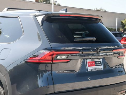 Used 2025 Toyota Grand Highlander FWD image 6