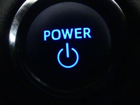 Used 2018 Toyota RAV4 LE AWD/4WD image 16