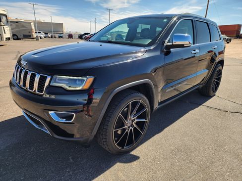 Used 2018 Jeep Grand Cherokee Limited w/ Luxury Group II RWD image 3