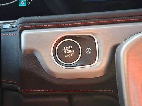 Used 2025 Mercedes-Benz G 550 image 24