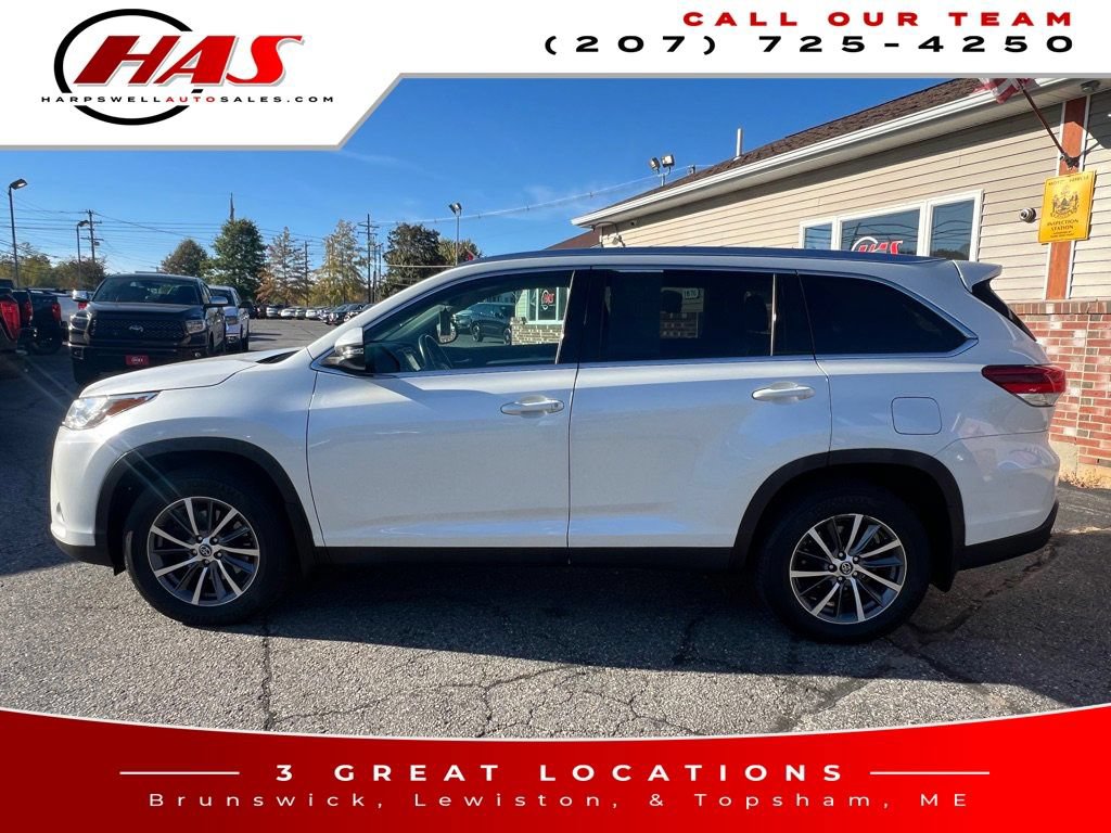 Used 2019 Toyota Highlander XLE AWD/4WD image 3